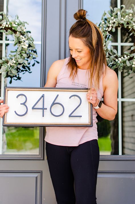 Easy Address Sign, Porch Number Ideas, Home Numbers Ideas Address Signs, Diy Modern House Number Sign, Outside House Number Ideas, Diy Street Number Address Signs, House Number Diy Sign, House Number Signs Front Porches, Front Porch Address Ideas