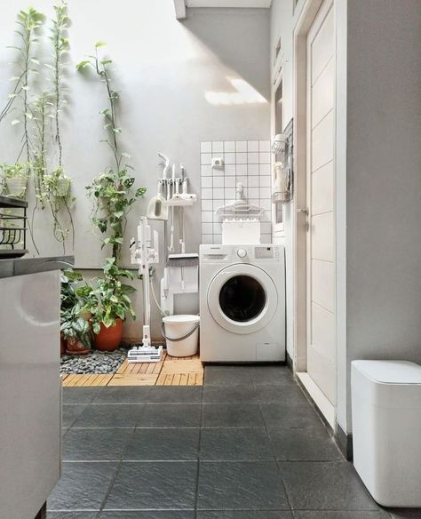 Outdoor Laundry Room Ideas, Laundry Room Idea, Small Residence, Sectional Sofa Decor, Basement Home Office, Outdoor Laundry Rooms, Outdoor Laundry, Dog Bathroom, Stylish Laundry Room