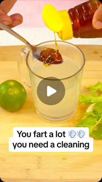 Stomach Remedies, Honey Drink, Detox Smoothie Recipes, Easy Detox, Smoothie Challenge, Diet Drinks, Honey Lime, Liver Health, Improve Digestion