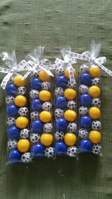 Mexico Soccer Party Ideas, Soccer Favors For Team, Soccer Candy Table Ideas, Soccer Graduation Party Ideas, Soccer Themed Snacks, Soccer Banquet Centerpieces, Soccer Favors, Soccer Banquet Ideas, Soccer Party Food