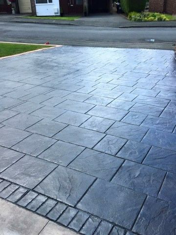 Backyard Walkways, Imprinted Concrete Driveway, Concrete Patterns, Printed Concrete, Backyard Walkway, Outdoor Paving, Concrete Patio Designs, Driveway Design, Concrete Driveways