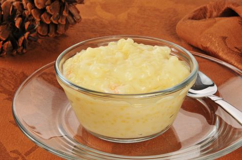 how to make perfect tapioca pudding in the crockpot slow cooker Large Pearl Tapioca Pudding, Pearl Tapioca, Tapioca Pudding Recipe, Dairy Free Pudding, Samoan Food, Tapioca Pudding, Homemade Pudding, Crock Pot Recipes, Dairy Free Options