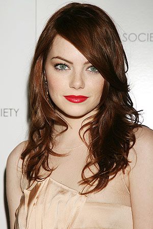 See red lipstick looks good on fair skin. Now why can't I believe that I can pull this off Emma Stone Interview, Advice For Teens, Dark Auburn Hair, Hair Color Auburn, Auburn Hair, Style Advice, Best Style, Fall Hair Color, Iconic Style