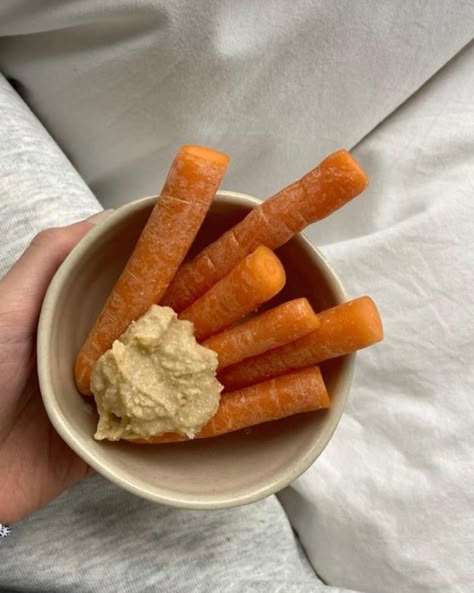 Here’s some of my go-to DIY snacks that are quick and healthy🫶🏻 #chickchatksu #diysnacks #healthylifestyle Healthy Craving Snacks, Clean Girl Snacks, Healthy Whole Food Snacks, Almond Daughter Aesthetic Food, Healthy Snack Aesthetic, Snack Ideas Aesthetic, Aesthetic Snacks Healthy, Clean Food Snacks, Healthy Snacks Salty