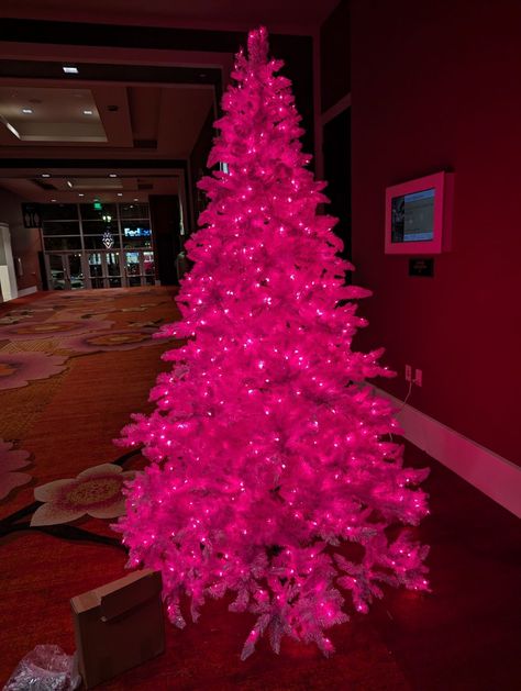 Pink Holiday, Pink Christmas Tree, Christmas Aesthetic, Pink Christmas, Holiday Party, Holiday Parties, Hot Pink, Arts And Crafts, Christmas Tree