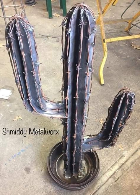 Southwest Metal Art, Welding Metal Art, Welded Cactus, Beginner Welding Projects, Beginner Welding Projects Ideas, Easy Welding Projects, Beginner Welding, Welding Projects Ideas, Metal Cactus