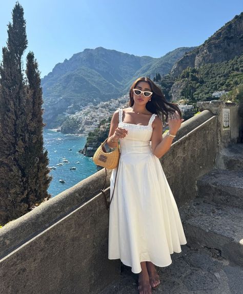 Alle berichten • Instagram Positano Italy Outfits, Italy Positano, Postcards From Italy, Positano Italy, Vacay Outfits, Italy Outfits, House Of Cb, Positano, Digital Camera