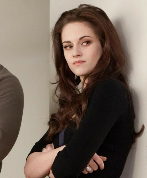 Kristen Stewart Twilight, Twilight Outfits, Twilight Saga Series, Bella Cullen, Twilight Cast, Kristin Stewart, Inglewood California, Twilight Breaking Dawn, Twilight Edward