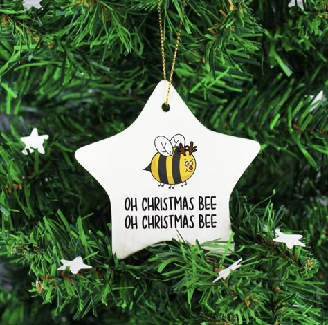 Bumble Bee Gift Ideas, Christmas Bees, Honeybee Christmas Tree, Bee Themed Christmas Tree, Bee Christmas, Bee Christmas Tree, Bee Christmas Tree Ornament, Wood Christmas Decorations, Christmas Bucket