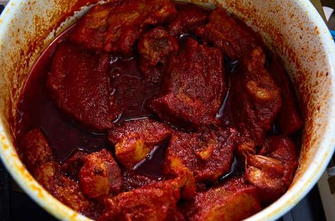 Pork Ribs Cooking in Red Sauce Pork In Red Sauce Mexican, Mexican Pork Ribs Recipes, Finger Ribs Recipe, Mexican Red Sauce Recipe, Mexican Ribs, Guajillo Salsa, Cooking Brisket, Chorizo Rice, Protein Dishes