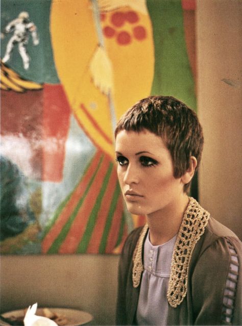 70s Photography, Julie Driscoll, Roman Hair, Mod Girl, Hair Things, Record Covers, Swinging Sixties, Seventies Fashion, Super Short Hair