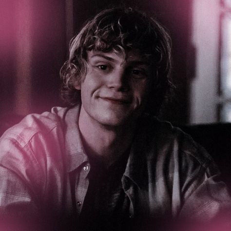 ⛧ tate langdon (evan peters) american horror story icon ⛧ Tate Langdon Cute, Evan Peters American Horror Story, Story Icon, Tate Langdon, Evan Peters, Horror Story, American Horror, American Horror Story, Fan Art