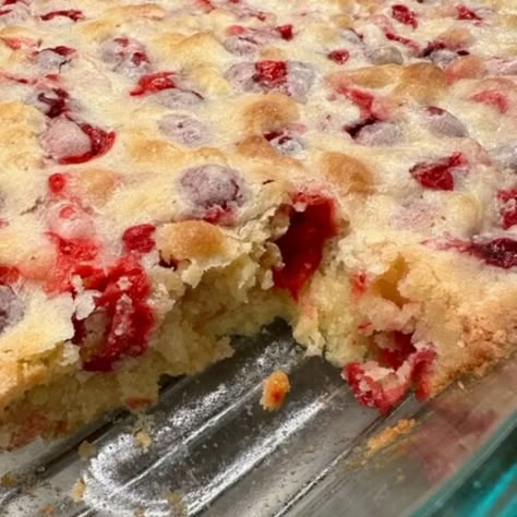 Try This Beautiful Cranberry Cake Recipe | GB's Kitchen Cranberry Desserts, Cranberry Cake Recipe, Cranberry Christmas Cake, Cinnamon Bread Easy, Orange Loaf, Cranberry Bread Recipes, Cranberry Christmas, Cinnamon Bread Recipe, Cranberry Dessert