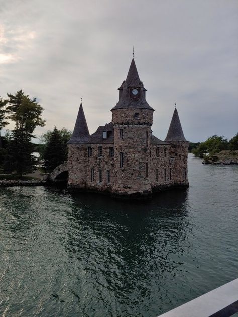 Boldt Castle on the Saint Lawrence River taken from Gananoque Boat line cruise. TL💕 Dome Castle, Castle Houses, Boldt Castle, Saint Lawrence River, Round Building, Saint Lawrence, Higher Ground, Castle House, Light Houses