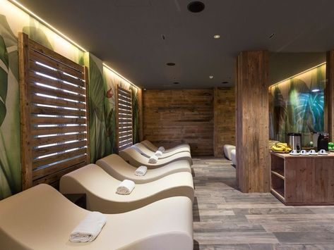 Spa Room Design, Spa Relaxation Room, Luxury Spa Design, Deco Spa, Massage Room Design, Luxury Spa Bathroom, Spa Luxe, Spa Bed, Home Spa Room