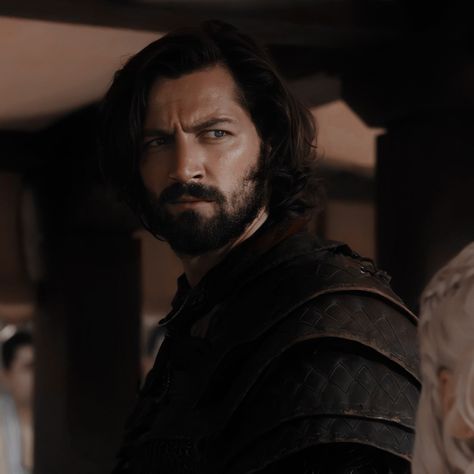 Michiel Huisman Aesthetic, Redacted Asmr, Daario Naharis, Michael Huisman, Dragon Age Dorian, Black Guy White Girl, Michiel Huisman, Percy Jackson Fanfic, Pirate Books