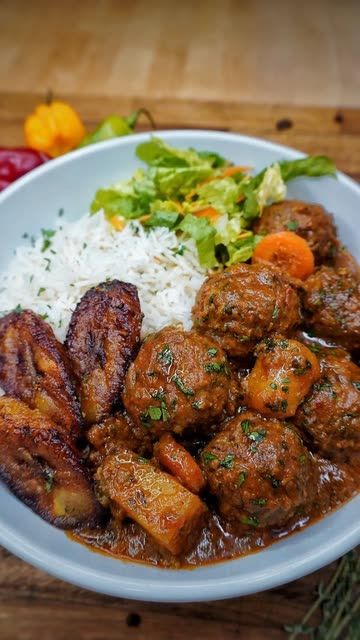 Jamaican Curry Turkey Meatballs, Healthy Jamaican Recipes, Healthy African Recipes, Food Ideas With Potatoes, Healthy African Food, Curry Turkey, Potato Food, Turkey Curry, Jamaican Food