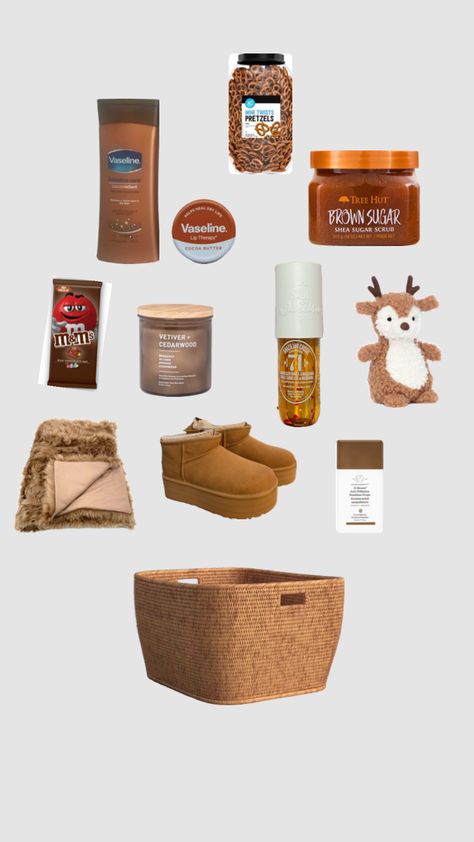 Brown Burr Basket !! 🍪🐻🤎 Brown Themed Gift Basket, Family Gift Baskets, Girly Christmas Gifts, Brown Baskets, Birthday Basket, Bag Lining, Cute Gifts For Friends, Gift Inspo, Christmas Baskets