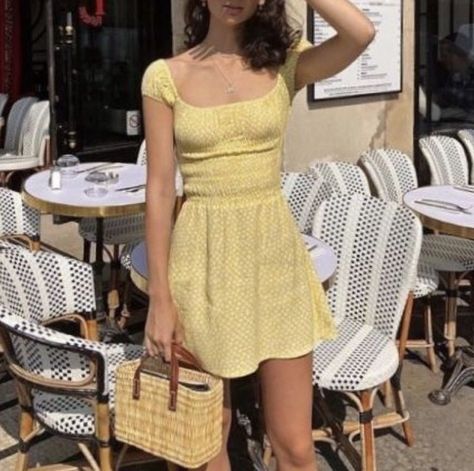 Estilo Harajuku, Neutral Outfit, Mode Inspiration, Yellow Dress, Aesthetic Clothes, Cute Dresses, Summer Dress, Sundress, Chic Style