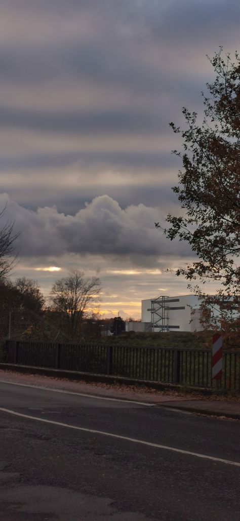 Cloudy day. Cloudy Day Aesthetic, Magical Aesthetic, Rainy Day Photography, Rainy Sky, Cloudy Weather, Gloomy Day, Cloudy Sky, Earth From Space, Real Pictures