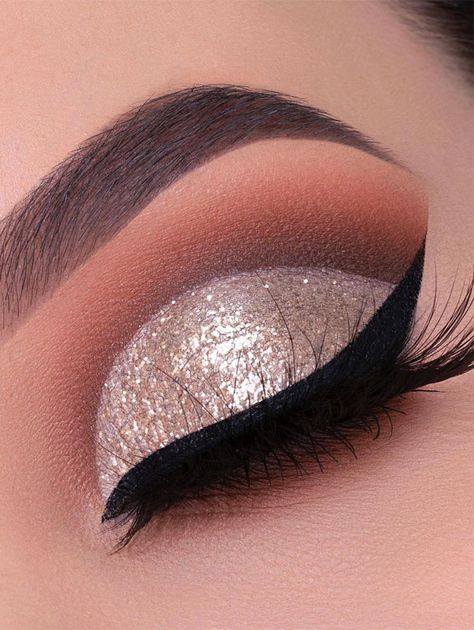 1. Soft Glam Eye Makeup look Looking for the best eyeshadow eye makeup trends 2021. Whether smokey, Euphoria or soft glam eye makeup looks we’ve... Cute Eye Looks, Quinceañera Makeup Ideas, Shimmer Eye Look, Makeup Ideas Prom, Bride Eye Makeup, Burgundy Eye Makeup, Quinceanera Makeup, Glittery Eye Makeup, Warm Makeup