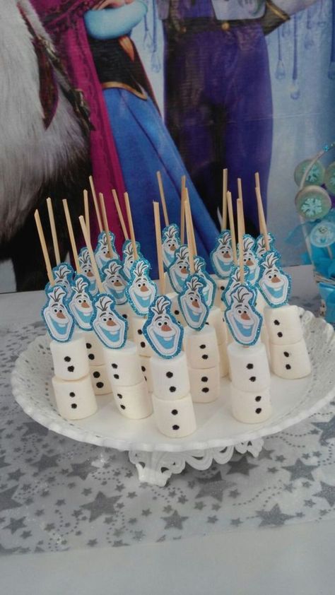 Diy Frozen Theme Cake, Elsa Dessert Table, Frozen Party Appetizers, Elsa Tea Party, Frozen Theme Rice Krispie Treats, Frozen Birthday Desserts, Frozen Christmas Party, Frozen Theme Snacks, Winter Outdoor Birthday Party