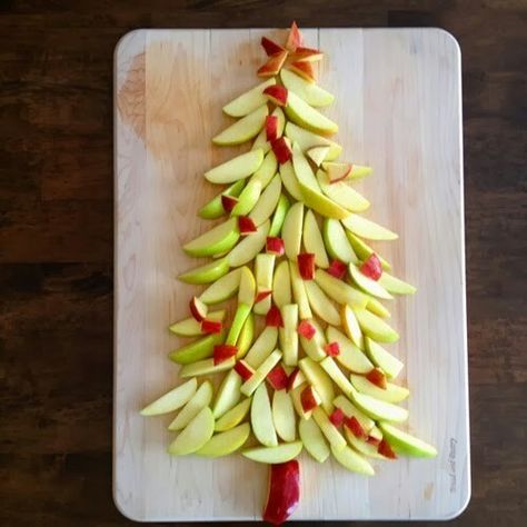 Food art. Eat clean Apple Christmas Tree, Fruit Christmas Tree, Math Night, Apple Christmas, Potluck Ideas, Healthy Christmas, Apple Trees, New Fruit, Holiday Foods