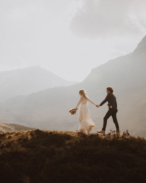 Wedding Photography Close Up Shots, Wedding Photoshoot Mountain, Elopement Mood Board, Wedding Hiking Boots, Wedding Pictures Mountains, Scotland Couple Photography, Mountain Bridal Portraits, Elopement Photography Mountains, Wedding Photos Mountains