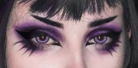 Purple Goth Eye Makeup, Purple Vampire Makeup, Witch Makeup Purple, Elissabat Makeup, Purple Gothic Makeup, Elissabat Outfit, Purple Halloween Makeup, Purple Goth Makeup, Purple Vampire