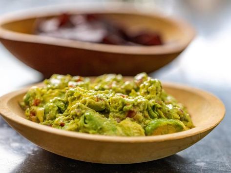 Ina Garten Guacamole Recipe, Frozen Paloma, Southwestern Dishes, Eat Appetizers, Colorful Meals, Easy Guacamole Recipe, Coca Cola Cake, Awesome Appetizers, Guacamole Recipe Easy