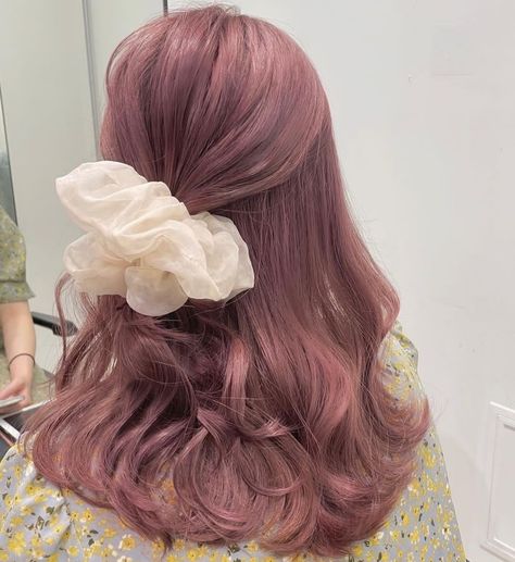 Pink Milk Tea Hair, Smoky Pink Hair, Muted Pink Hair, Warm Pink Hair, Douyin Hair, Brown And Pink Hair, Rose Hair Color, Japan Core, Light Pink Hair