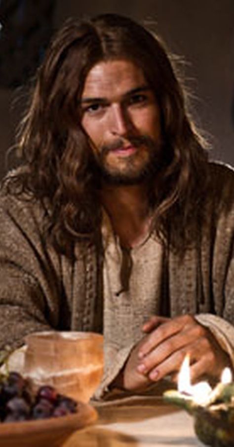 Son of God (2014) Diogo Morgado as  Jesus Christ - photos, including production stills, premiere photos and other event photos, publicity photos, behind-the-scenes, and more. Jesus Photos, Real Image Of Jesus, Jesus Laughing, Jesus Smiling, Jesus Son Of God, Jesus Our Savior, Jesus Christ Painting, Jesus Artwork, Jesus Photo