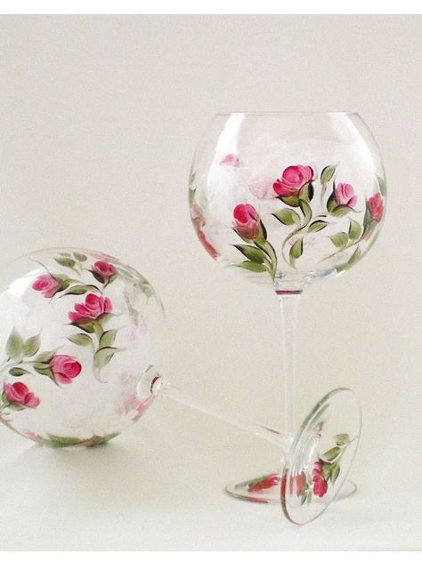 Painted Wine Glasses | Hand Painted Wine Glasses | paint it glass Pebeo Porcelaine 150, Decorated Wine Glasses, Hand Painted Glassware, Hand Painted Glasses, Wine Glass Crafts, Wine Glass Art, Hand Painted Wine Glasses, Painted Glasses, Painting Glassware