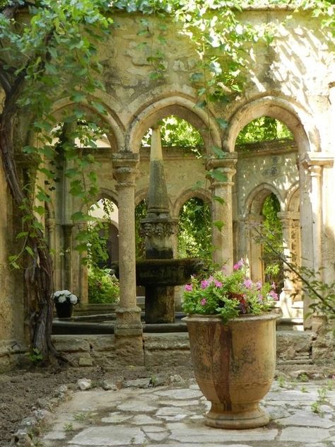 Roman Garden, Castle Garden, A God, Enchanted Garden, Beautiful Architecture, Nature Aesthetic, Pretty Places, Green Aesthetic, Infamous