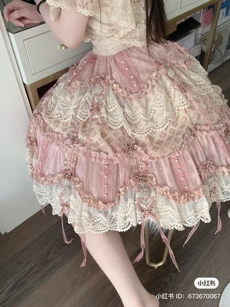 Frilly Outfits, Mogo Mogo, Maximalist Outfits, Ruffle Outfit, Fantasy Dresses, Fashion Design Clothes, Really Cute Outfits, Lace Ruffle, Lolita Dress