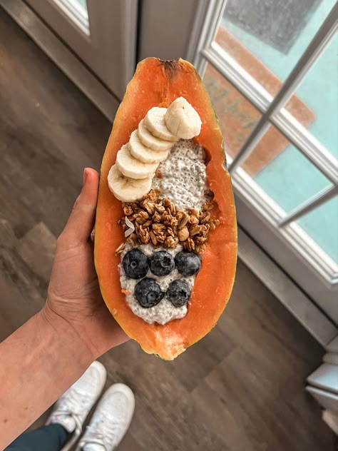 Papaya Breakfast Bowls, Papaya And Chia Seeds, Papaya Chia Pudding, Papaya For Breakfast, Papaya Boats Breakfast, Papaya Bowl Breakfast, Papaya Fruit Bowl, Papaya Recipes Breakfast, Papaya Breakfast Ideas