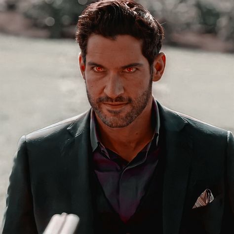 Lucifer Morningstar Painting, Tom Ellis, Lucifer Pfp, Angel And Devil, Lucifer Morningstar Icon, Lucifer Characters, Tom Ellis Lucifer, The Mantle, Lucifer Morningstar