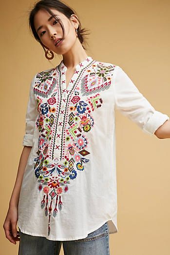 Look Boho Chic, Tunic Designs, Kurti Embroidery Design, Embroidered Tunic Top, Salwar Kamiz, Mode Boho, Skirt Maxi, Embroidered Tunic, Embroidered Clothes