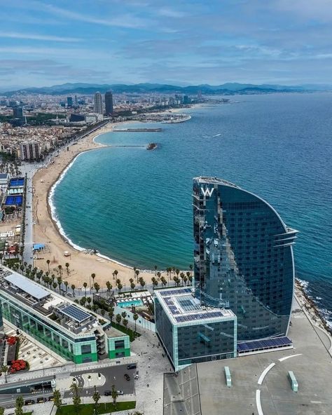 Barcelona Beach Aesthetic, Barcelona Beaches, Barcelona Life, Aerial Views Landscape, Barcelona Summer, Barcelona Aesthetic, Instagram Barcelona, Barceloneta Beach, La Barceloneta