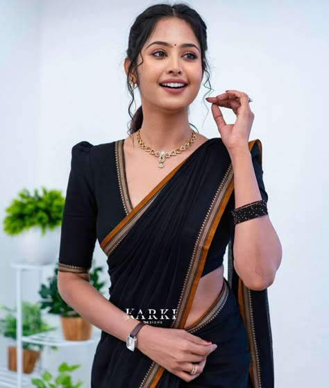 Khadi Cotton Saree Blouse Design, Kurta Style Blouse For Saree, Blouse Designs For Old Ladies, Black Saree With Black Blouse, Cotton Black Blouse Designs, Blouse Models For Cotton Sarees, Cotton Saree Blouse Sleeve Designs, Traditional Simple Blouse Designs, Black Cotton Saree Blouse Designs