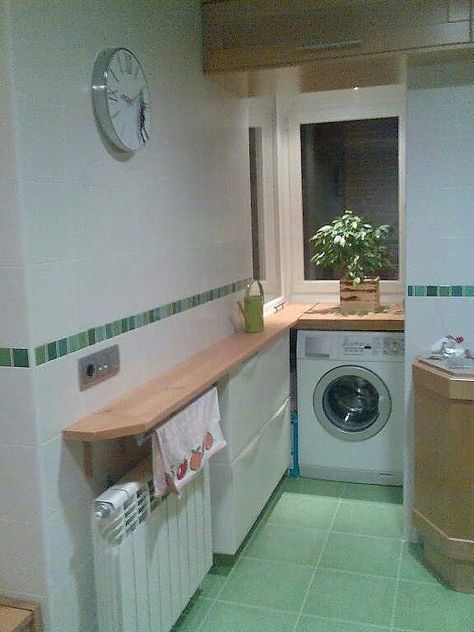 Bathroom With Ledge, Cabinet In Bathroom, Trones Ikea, Ikea Hack Bathroom, Ikea Trones, Armoire Ikea, Kitchen Wrap, Casa Clean, Room Storage Diy