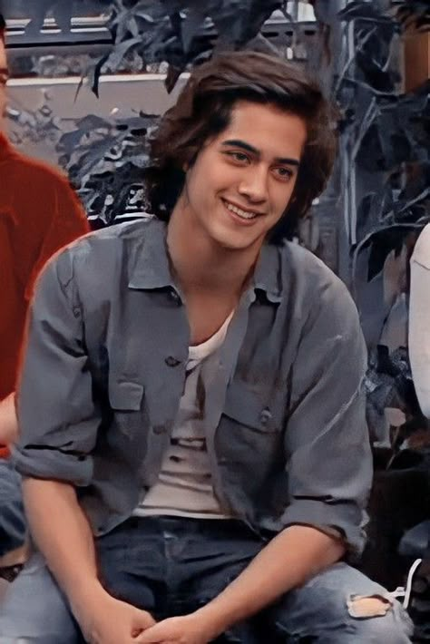 Beck Oliver Icons Beck Simunovic, Beck From Victorious Aesthetic, Beck Victorious Aesthetic, Beck Oliver Icons, Beck Oliver Aesthetic, Victoria Nickelodeon, Avan Jogia Victorious, Beck Victorious, Andre Victorious