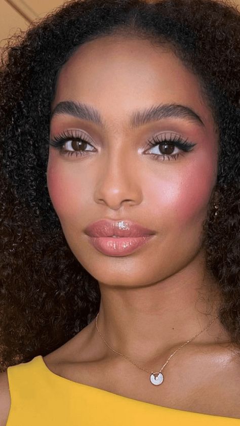 This "Airbrushed" Blush Technique Gives You Barbie Doll Cheeks Blushy Cheeks Makeup Aesthetic, Rosey Cheeks Makeup, Boyfriend Blush Makeup, Pink Cheeks Makeup, Heavy Blush Makeup Looks, Deb Makeup, Pink Blush Makeup, Sprinkle Doughnut, Blush Looks