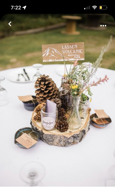 Mountain Themed Wedding Reception, Wildlife Wedding Decor, Camp Theme Table Centerpieces, Nature Themed Table Decor, Rustic Tablescapes Ideas, Camp Theme Wedding Centerpieces, Mountain Wedding Centerpiece Ideas, Camping Birthday Table Decor, Nature Table Decor