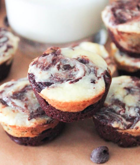 Chocolate Chip Cheesecake-Swirl Brownie Bites | These amazingly delicious cheesecake brownie bites may look fancy, but they’re actually super easy - no electric mixer required! If you’re looking for an easy dessert recipe that everyone will love, this is it! Enjoy! | Domesticate ME #domesticateme #easydesserts #dessertrecipes #brownierecipes #cheesecake Tiny Desserts, Cheesecake Swirl Brownies, Swirl Brownies, Chocolate Chip Cheesecake, Bite Size Desserts, Brownie Bites, Cheesecake Bites, Mini Desserts, Sweets Treats