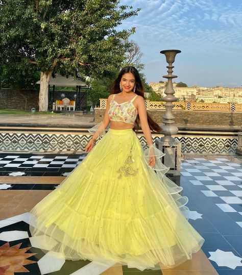 Teenage Lehenga Designs, Lehangaaa Design, Lehngas For Teenagers, Trending Lehenga Designs For Girls, Lehenga For Teenagers, Lehnga Photoshoot Poses, Pls Forgive Me, My First Story, Indian Wedding Gowns