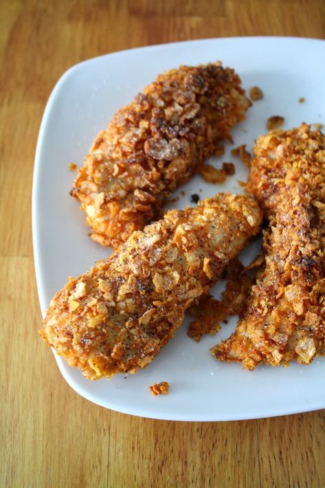 Making Mama's Kitchen: Frosted Flake Breaded Chicken Tenders Frosted Flakes Chicken, Cornflake Chicken, Baked Breaded Chicken, About My Family, Breaded Chicken Tenders, Chicken Plating, Chicken Tender Recipes, Diet Snacks, Breaded Chicken