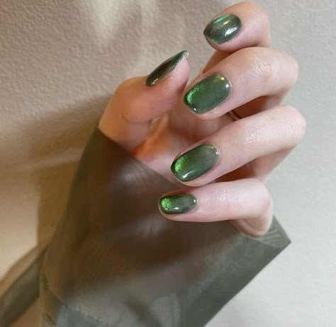 Sage Green Cat Eye Nails, Acrylic Paint Nails, Emerald Manicure, Green Cateye Nail, Cat Eye Nails Green, Green Jelly Nails, Green Cat Eye Nails, Moonstone Nails, Nail Ideas For Spring