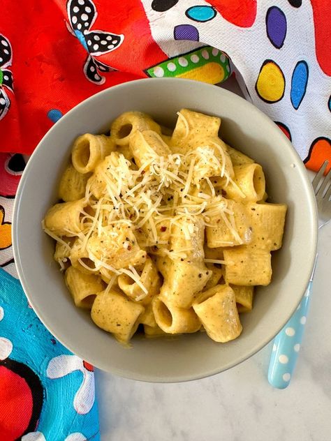 A delicious creamy pasta recipe with three hidden veggies blended into the sauce Veg Pasta Sauce, Quick Dinner For Kids, Hidden Vegetable Recipes, Veg Pasta, Veggie Pasta Recipes, Easy Family Recipes, Toddler Recipes, Creamy Pasta Recipes, Pasta Side Dishes