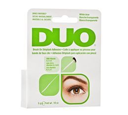 How to find the best fake eyelashes: 5 tips to try Duo Lash Glue, Best False Eyelashes, Hair Curlers Rollers, Gene False, Ardell Lashes, Silicone Makeup, Faux Lashes, Lash Adhesive, How To Clean Makeup Brushes